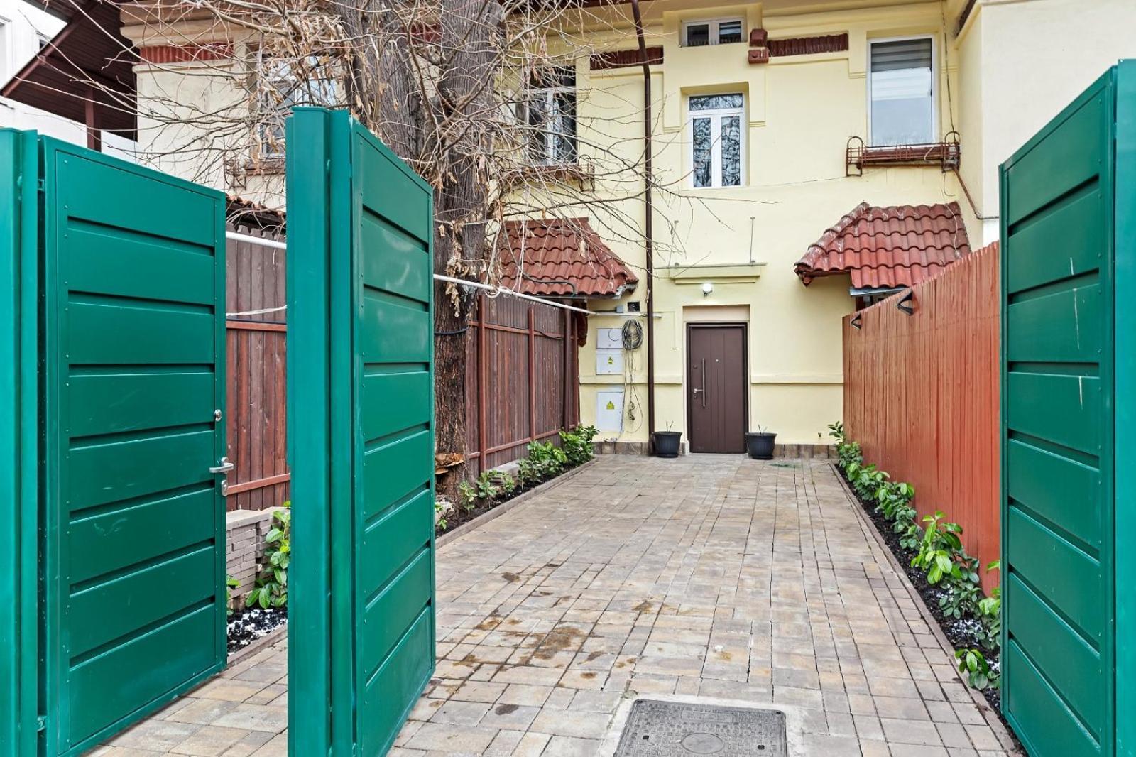 Herman Park View Cozy דירה